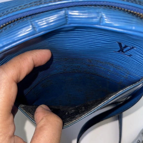 Authentic Louis Vuitton bag - Picture 11 of 16